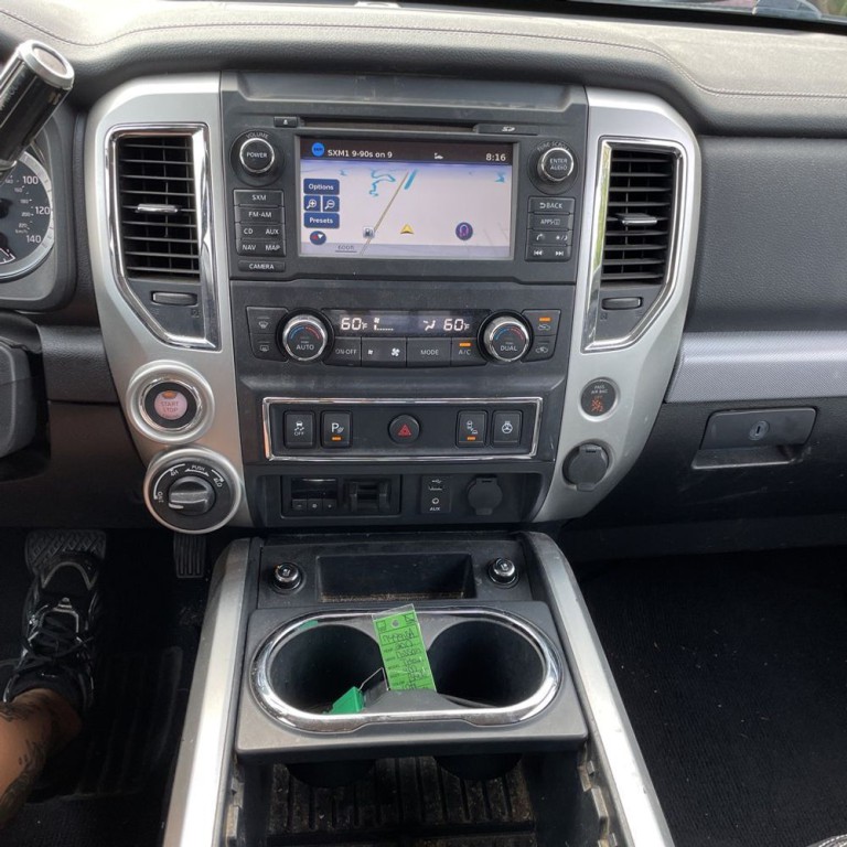 2017 Nissan Titan Image 10