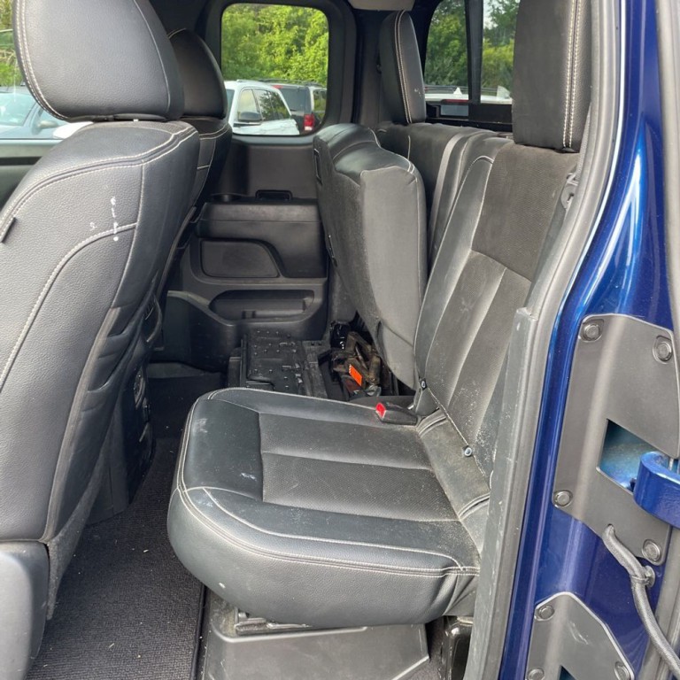 2017 Nissan Titan Image 13