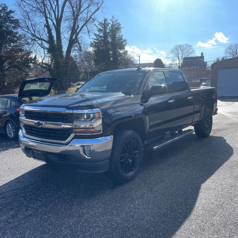 2017 Chevrolet Silverado 1500 Image 2