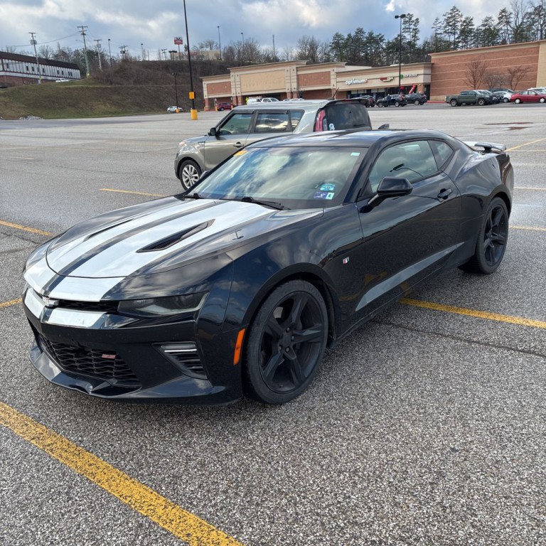 2017 Chevrolet Camaro Image 2