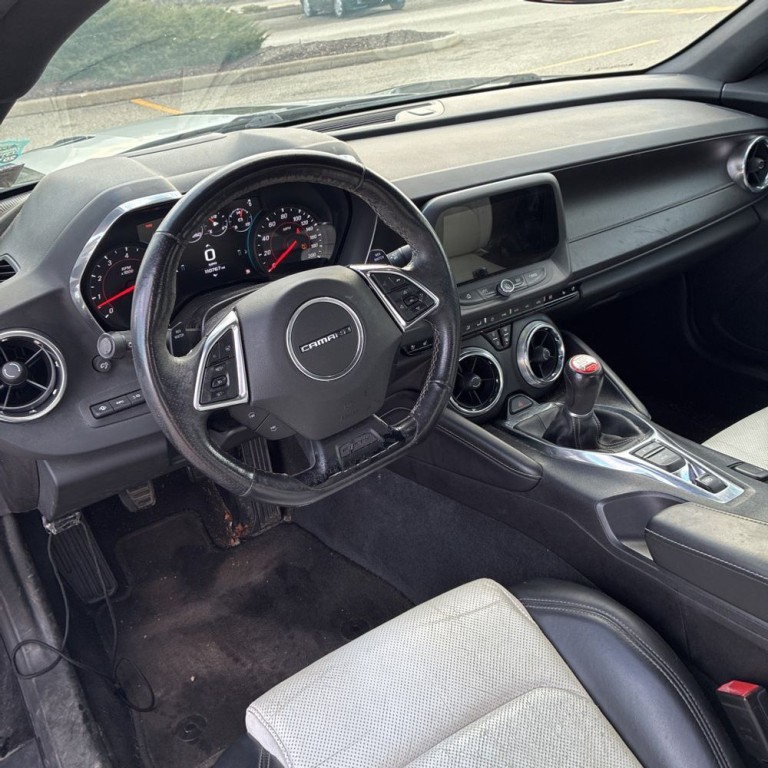 2017 Chevrolet Camaro Image 8