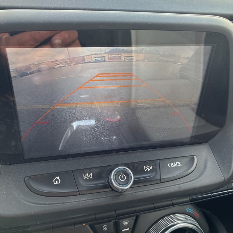 2017 Chevrolet Camaro Image 11