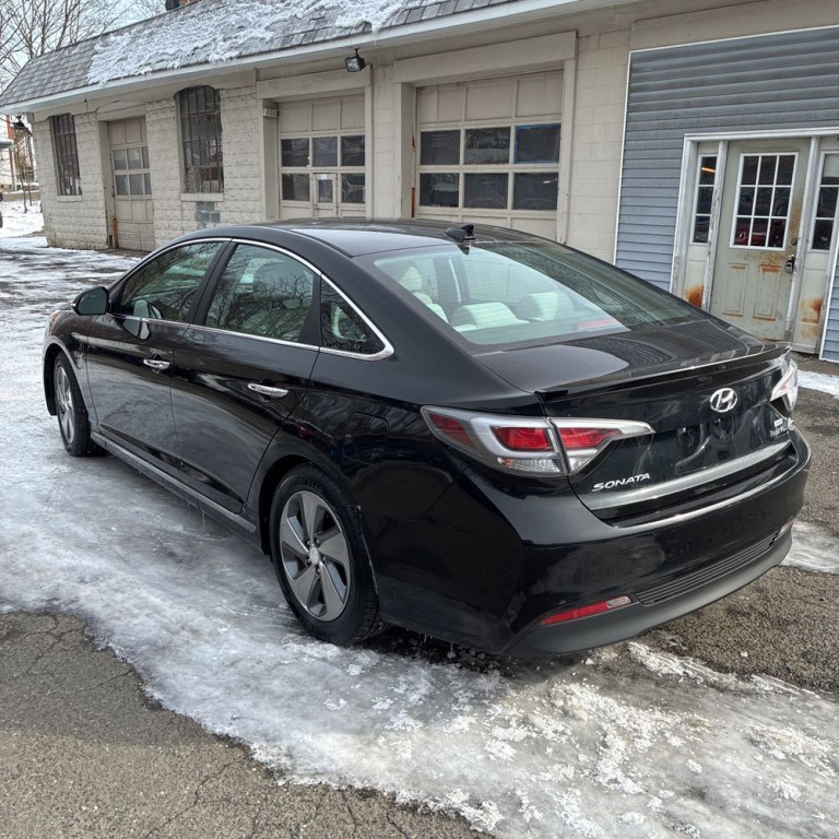 2017 Hyundai Sonata Image 4