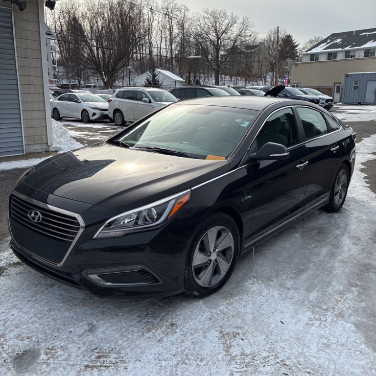2017 Hyundai Sonata Image 2