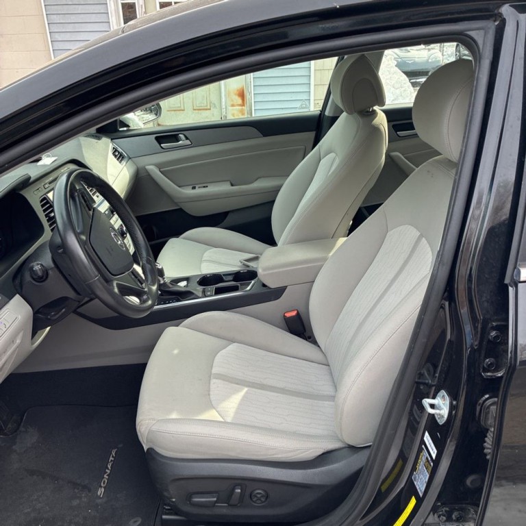 2017 Hyundai Sonata Image 5