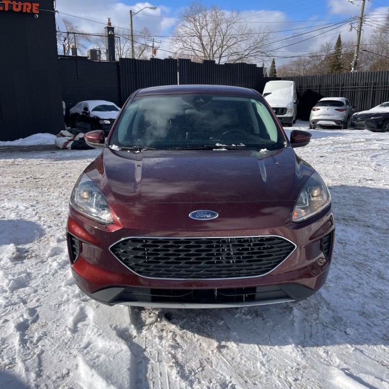 2021 Ford Escape Image 2
