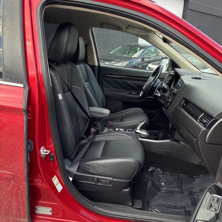 2018 Mitsubishi Outlander Image 6