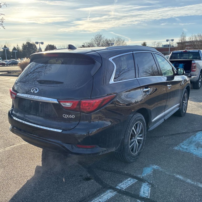 2017 INFINITI QX60 Image 3