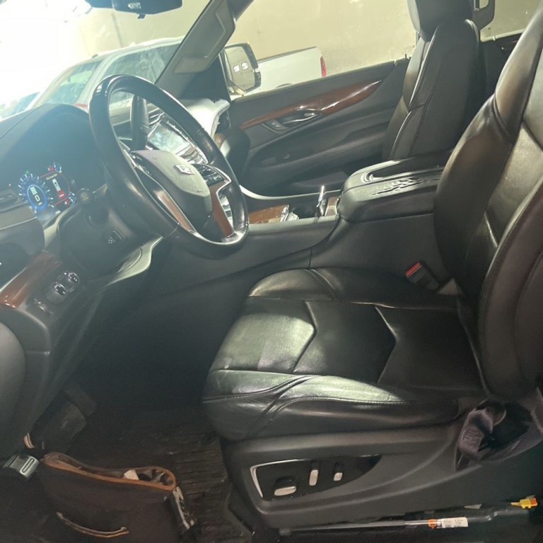 2017 Cadillac Escalade Image 5