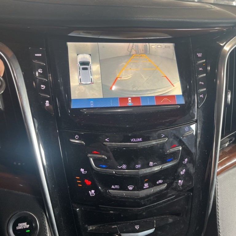 2017 Cadillac Escalade Image 10