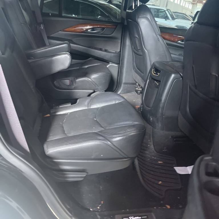2017 Cadillac Escalade Image 13