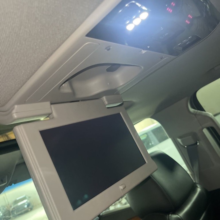 2017 Cadillac Escalade Image 14