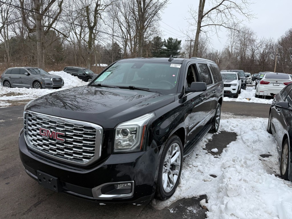 2020 GMC Yukon Image 2