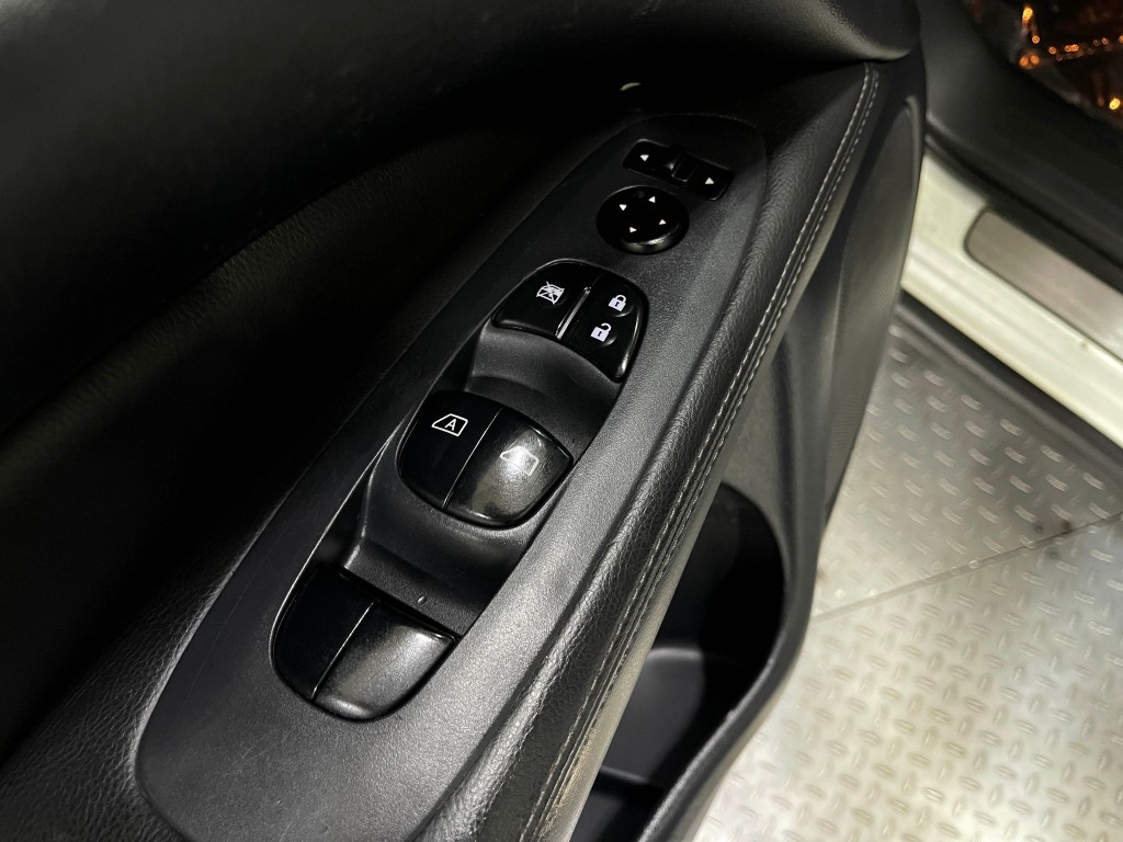 2019 Nissan Pathfinder Image 16
