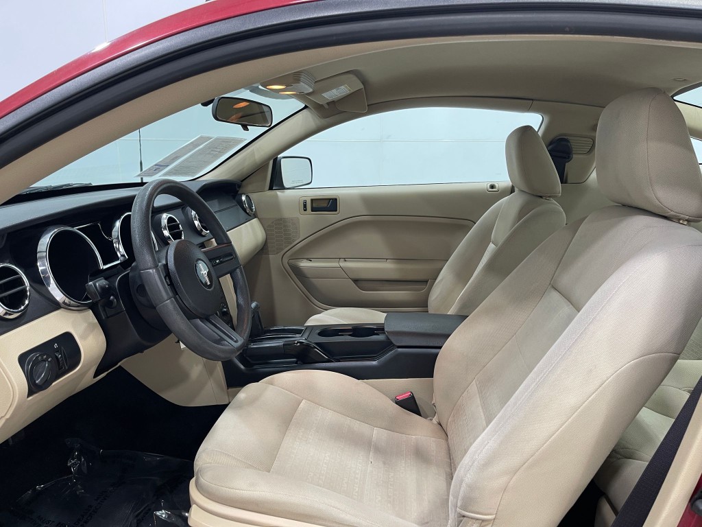 2005 Ford Mustang Image 10