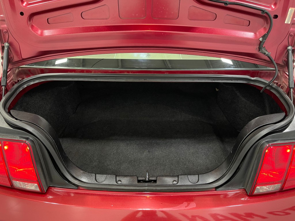 2005 Ford Mustang Image 22