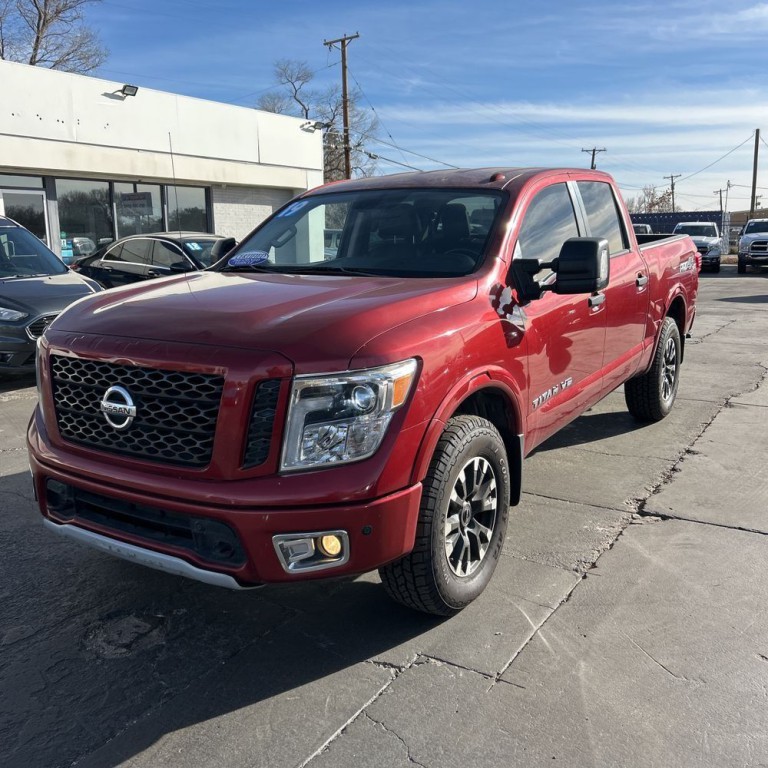 2019 Nissan Titan Image 2