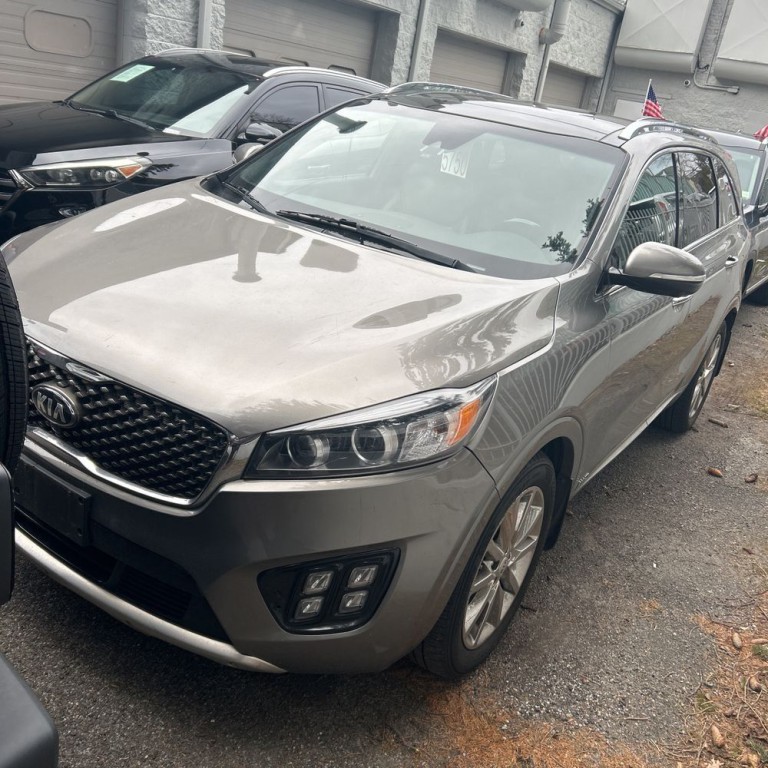 2018 Kia Sorento Image 2