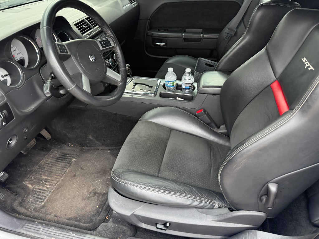2009 Dodge Challenger Image 5