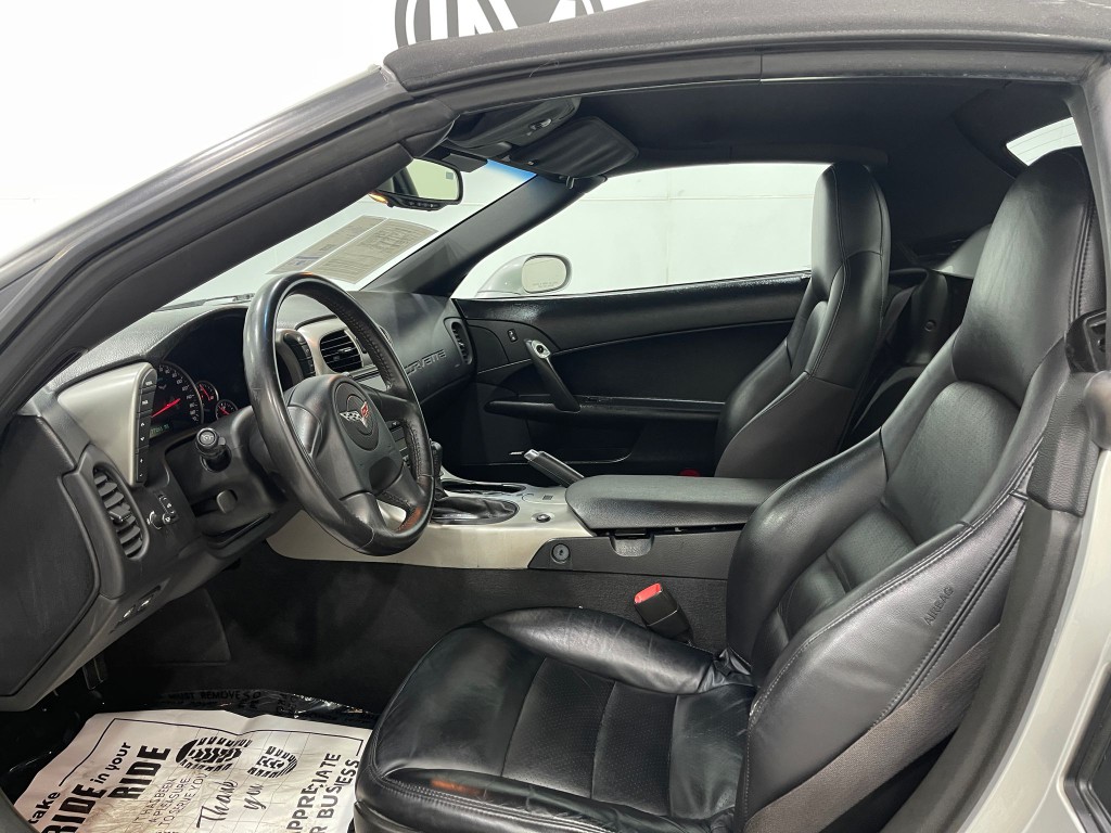 2005 Chevrolet Corvette Image 10