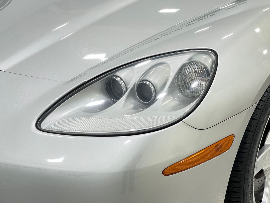 2005 Chevrolet Corvette Image 27