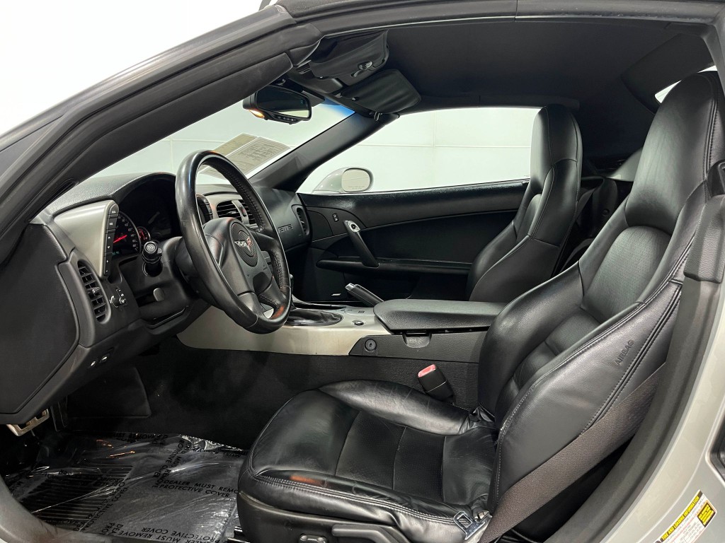 2005 Chevrolet Corvette Image 10