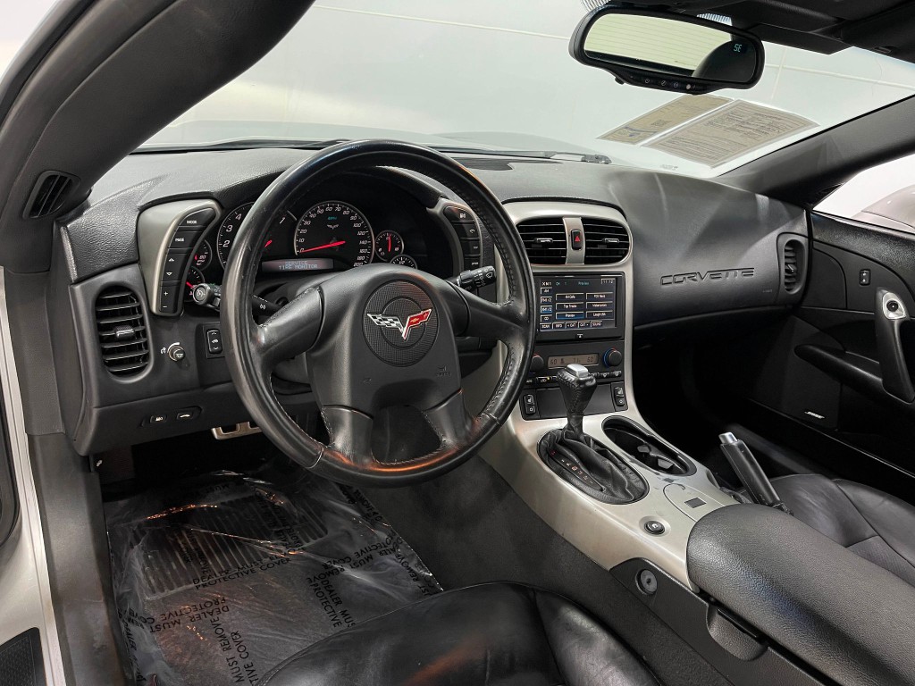 2005 Chevrolet Corvette Image 16