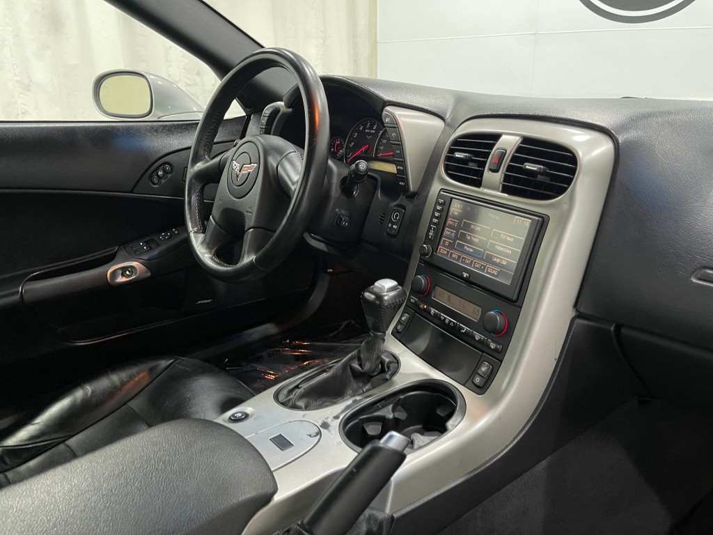 2005 Chevrolet Corvette Image 17