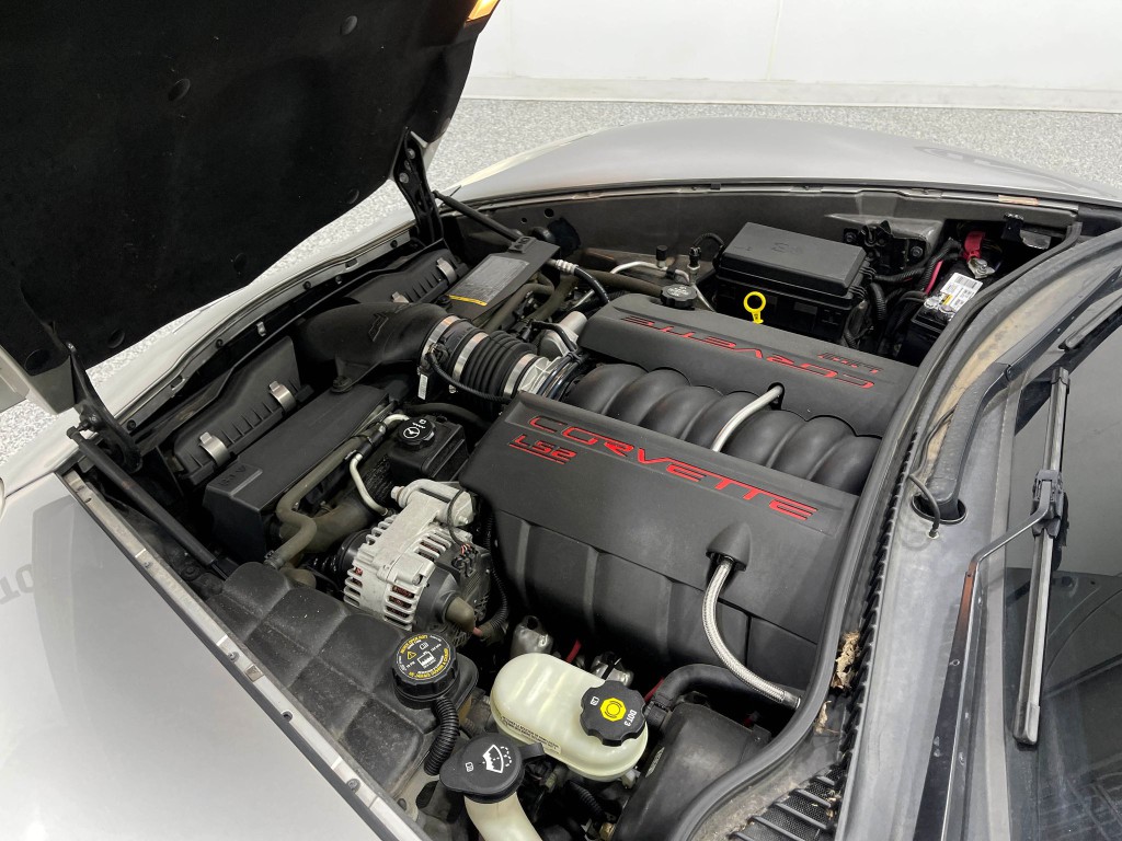 2005 Chevrolet Corvette Image 24