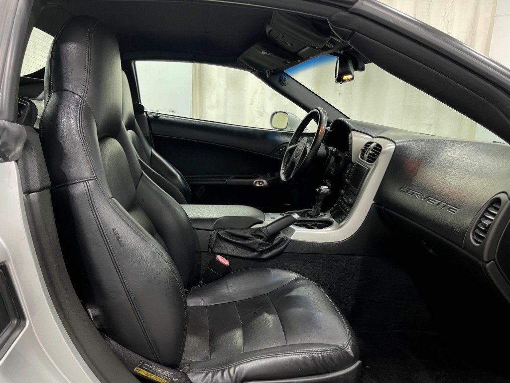 2005 Chevrolet Corvette Image 26