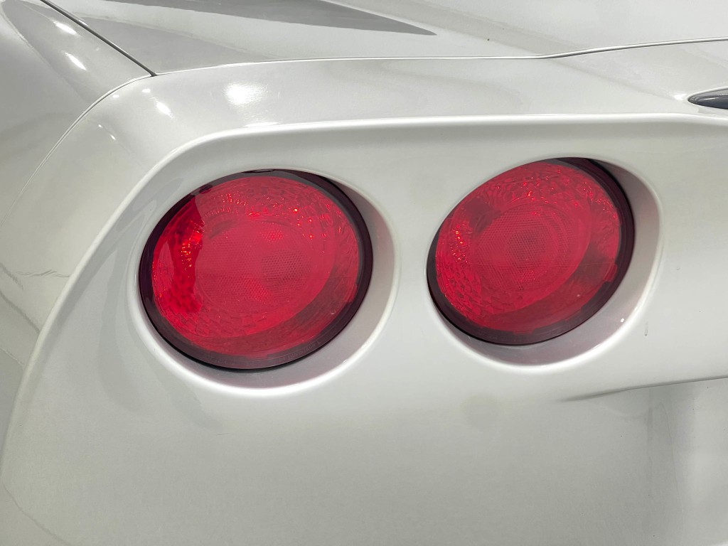 2005 Chevrolet Corvette Image 28