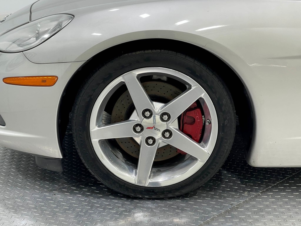 2005 Chevrolet Corvette Image 29