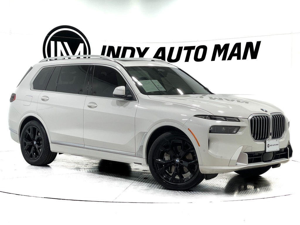 2023 BMW X7 Image 2