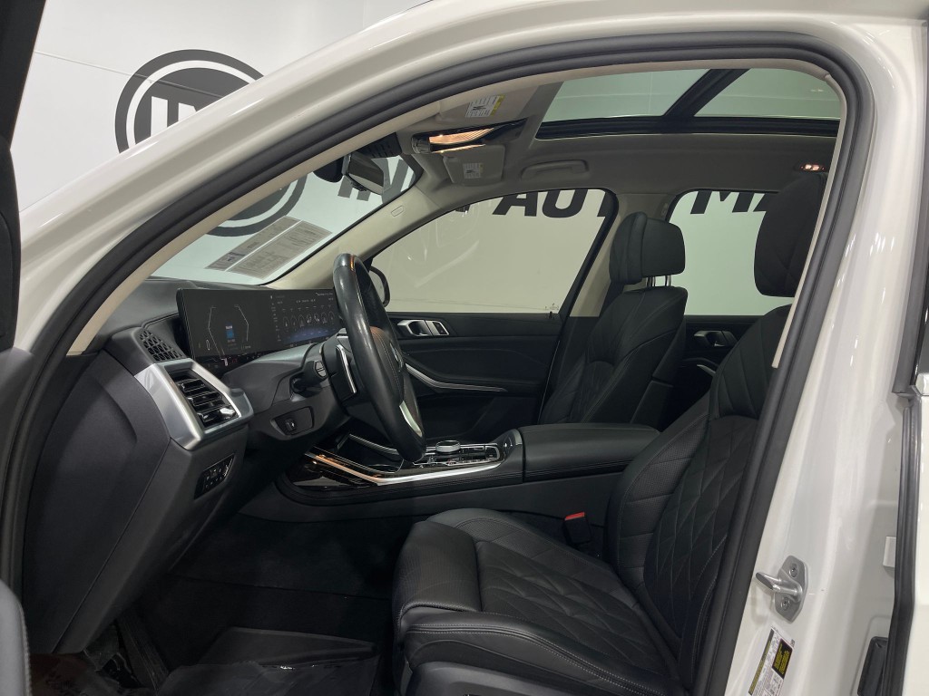 2023 BMW X7 Image 12