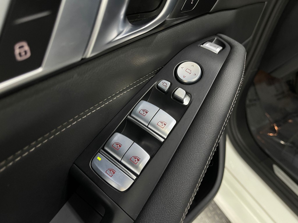 2023 BMW X7 Image 15