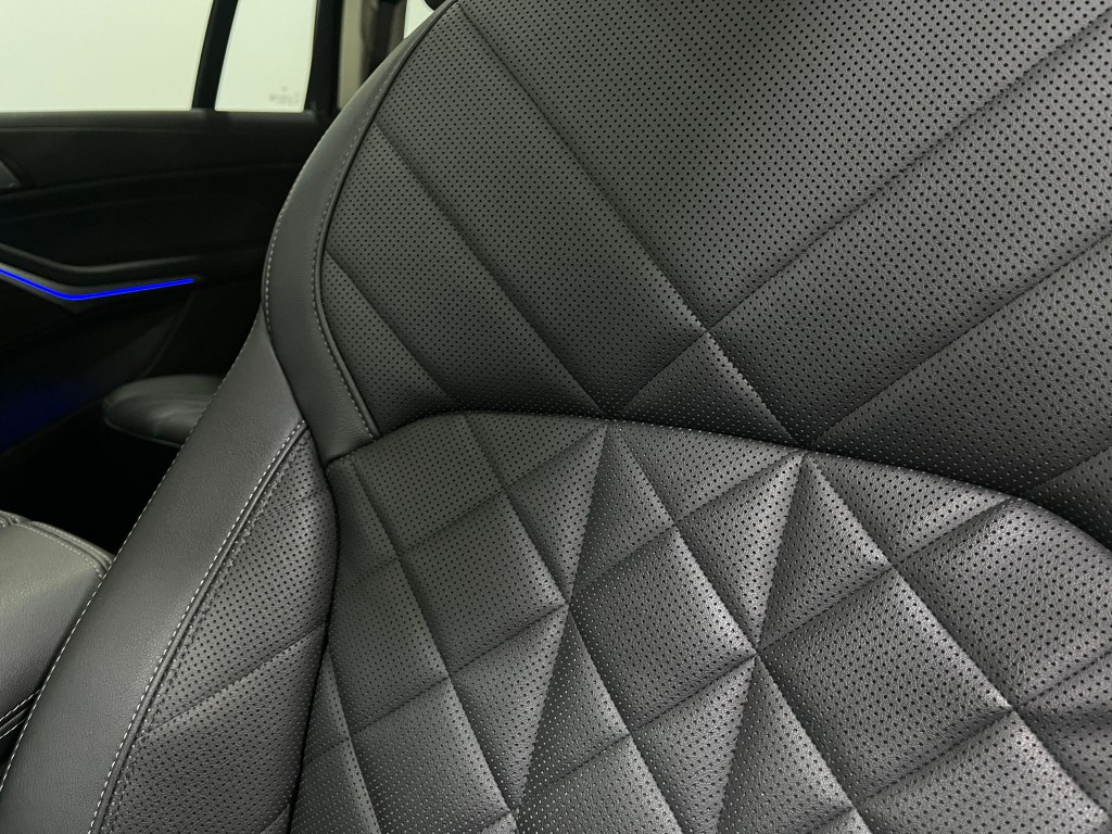 2023 BMW X7 Image 17