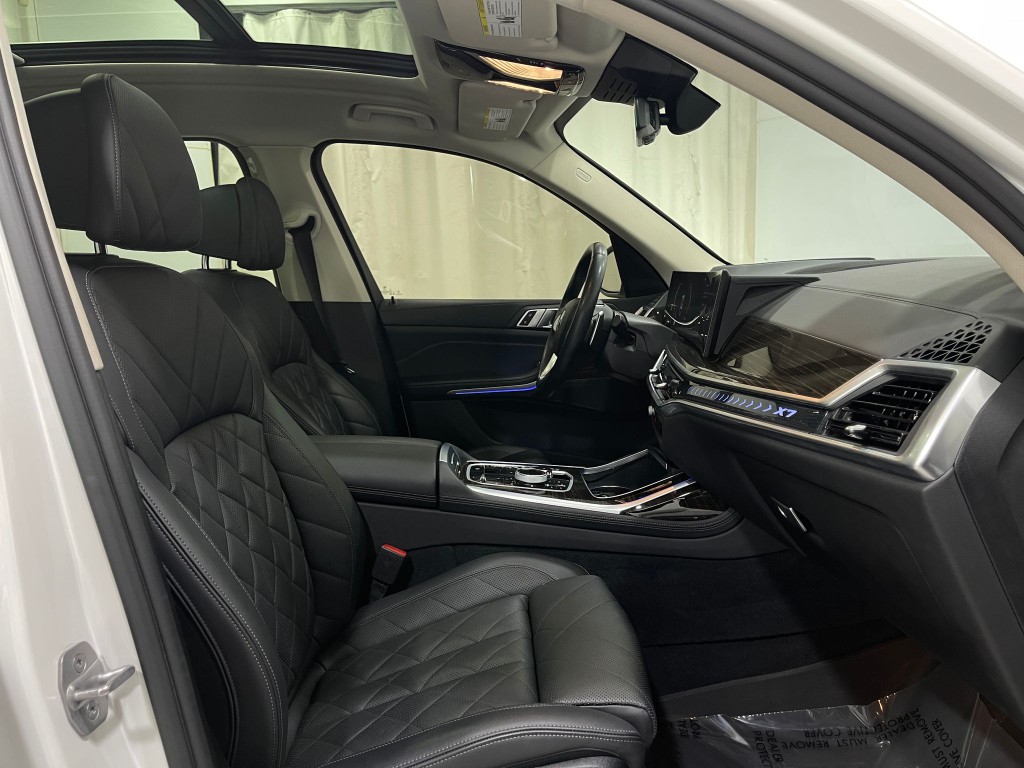 2023 BMW X7 Image 34