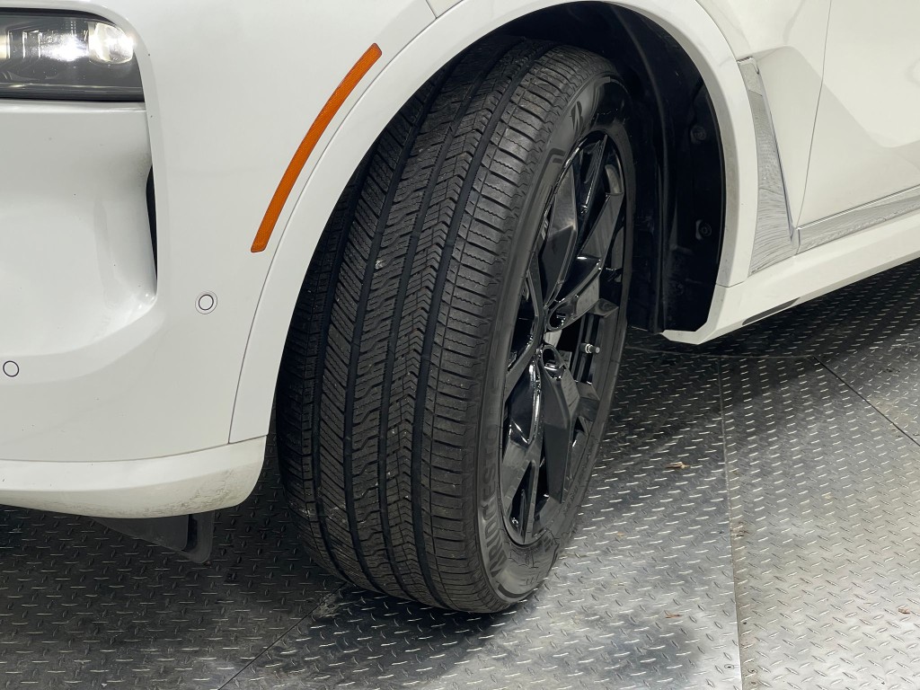 2023 BMW X7 Image 38