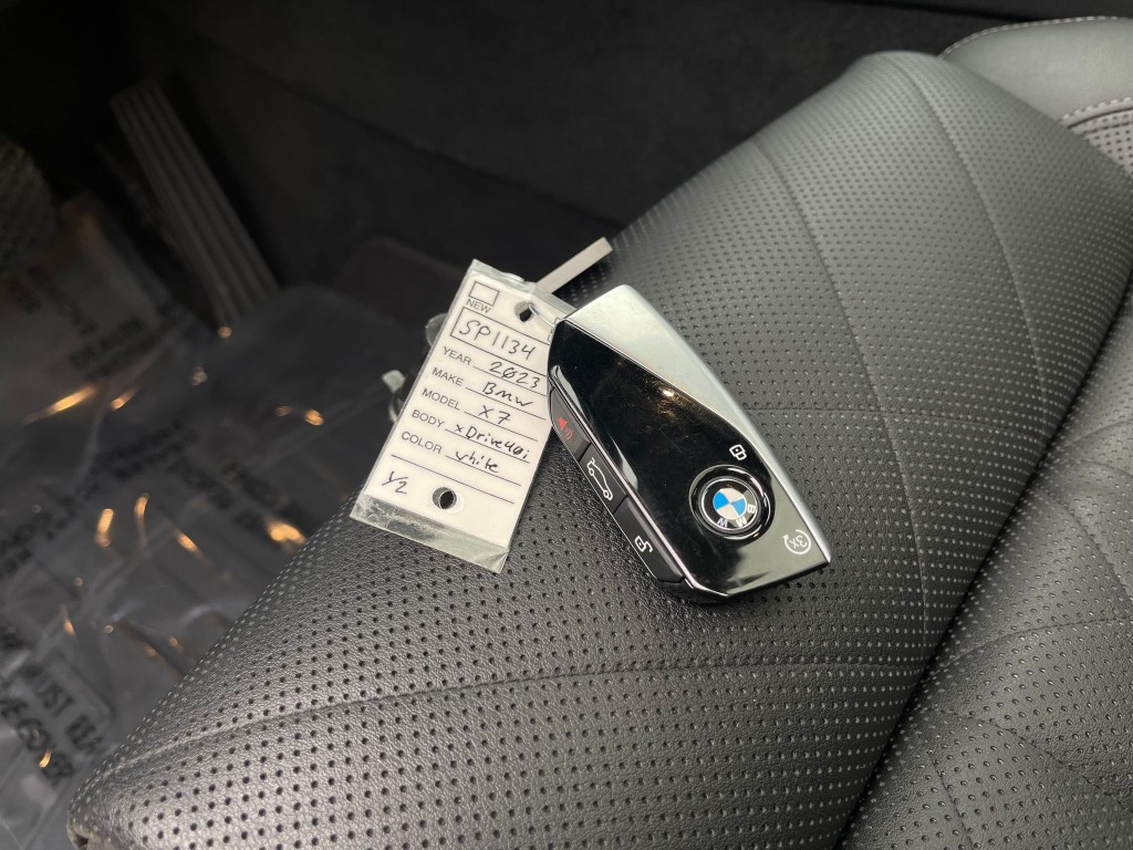 2023 BMW X7 Image 39