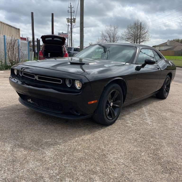 2022 Dodge Challenger Image 2
