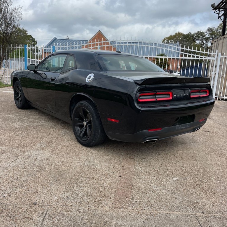 2022 Dodge Challenger Image 4