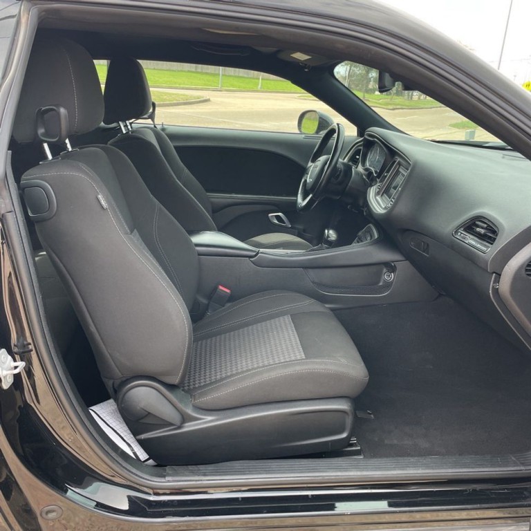 2022 Dodge Challenger Image 6