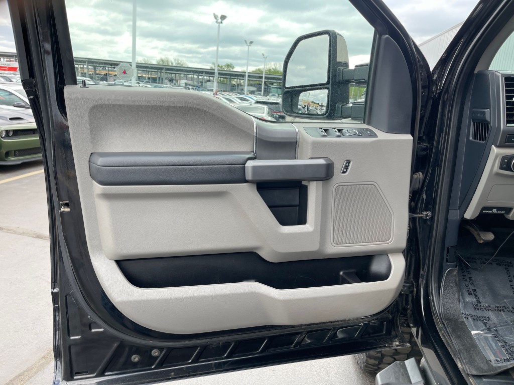 2022 Ford F-250 Image 13