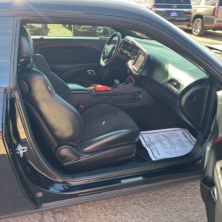 2022 Dodge Challenger Image 9