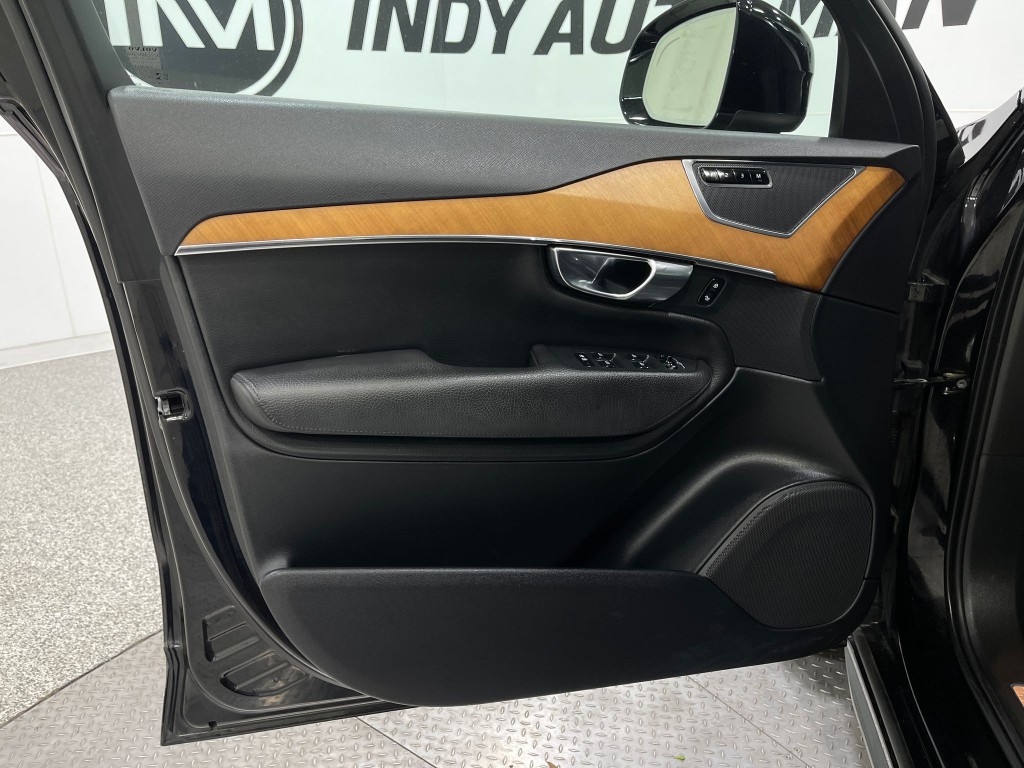 2021 Volvo XC90 Image 15