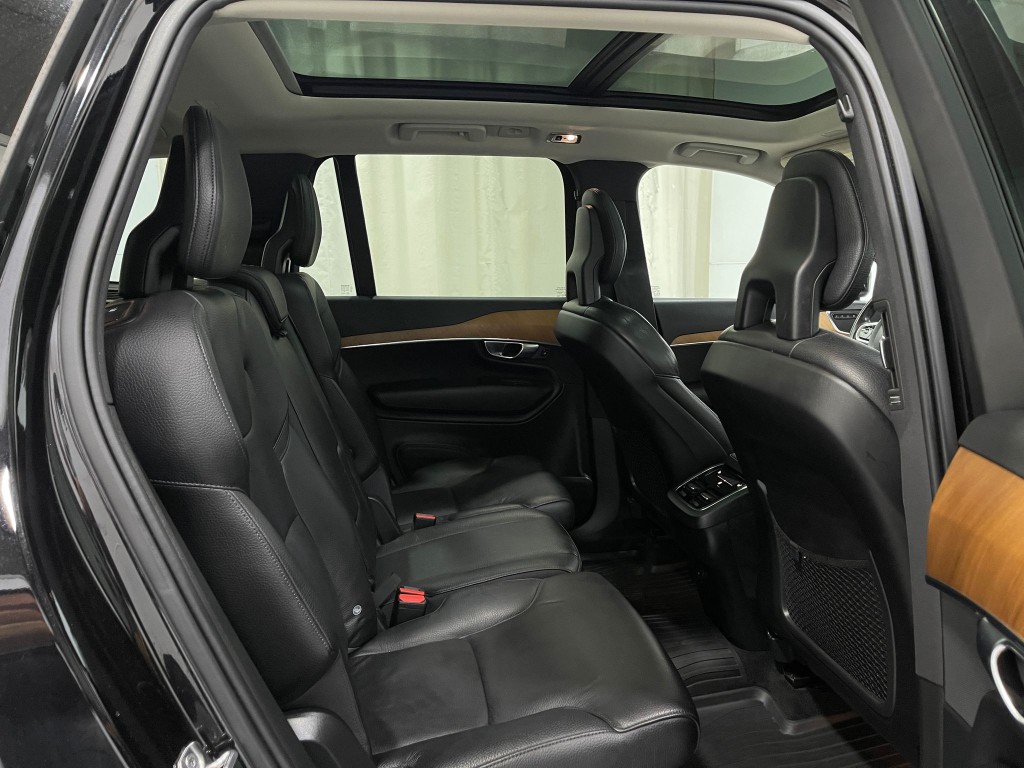2021 Volvo XC90 Image 33