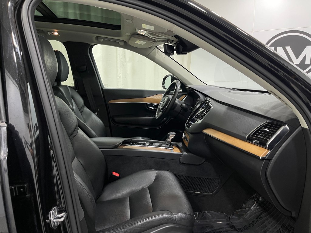 2021 Volvo XC90 Image 34