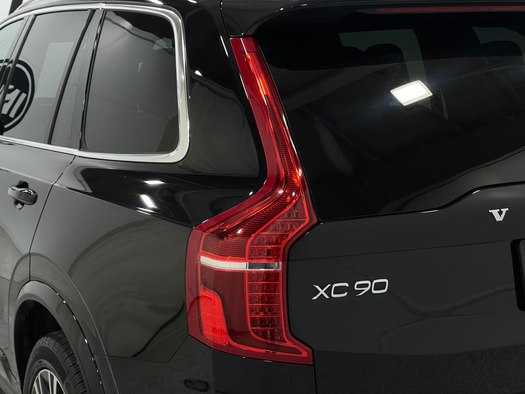 2021 Volvo XC90 Image 36