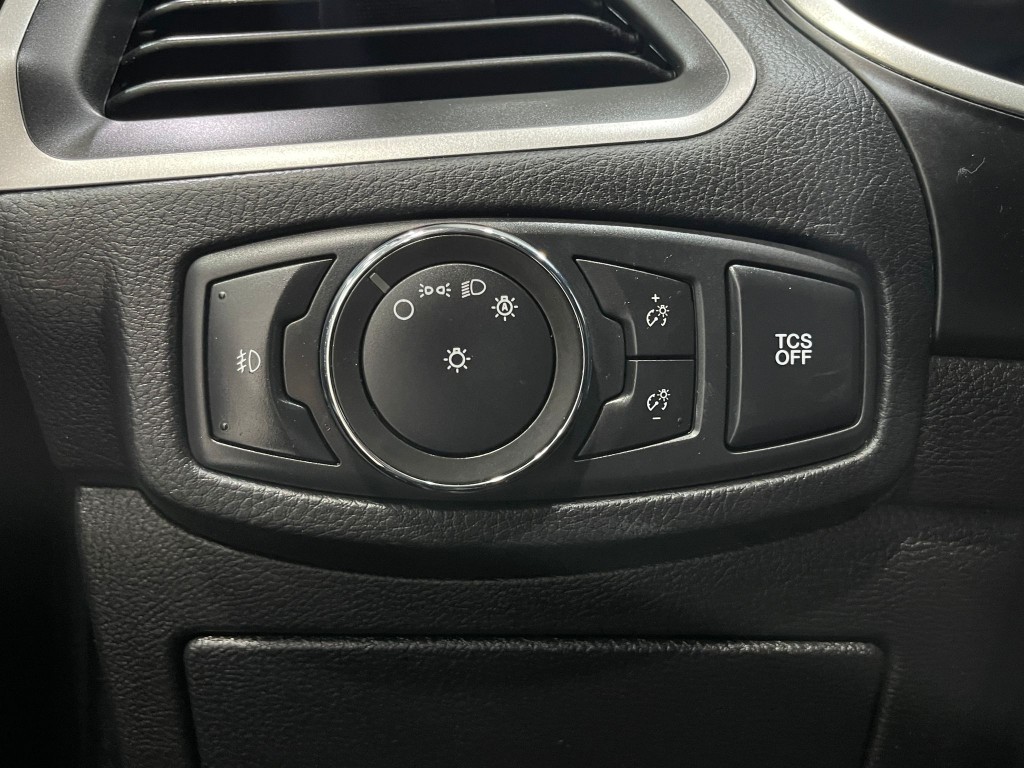 2021 Ford Edge Image 21