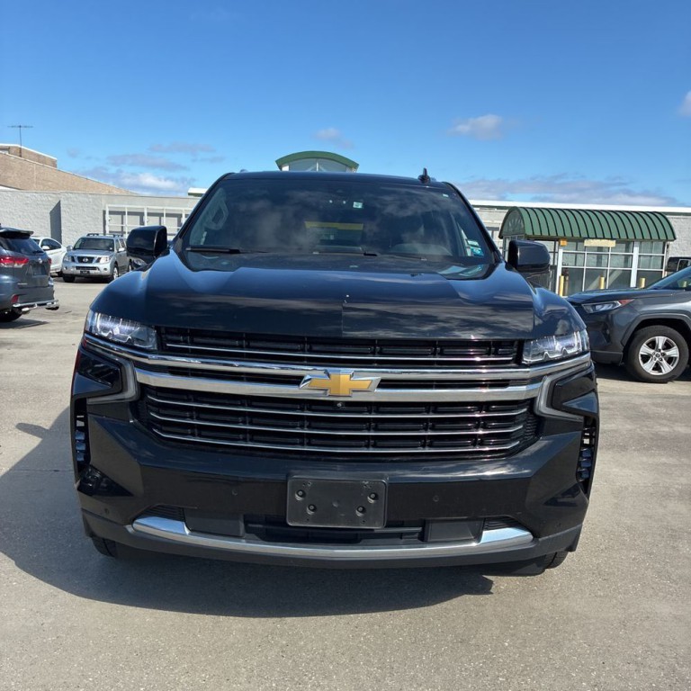 2021 Chevrolet Suburban Image 2